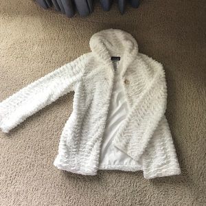 Kids white Patagonia fur jacket